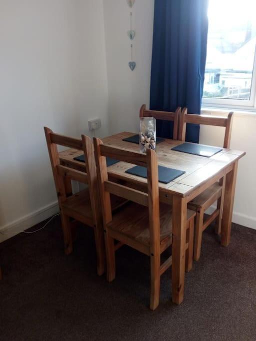 Apartment With Heated Pool & Close To Beach بيغْنْتون المظهر الخارجي الصورة